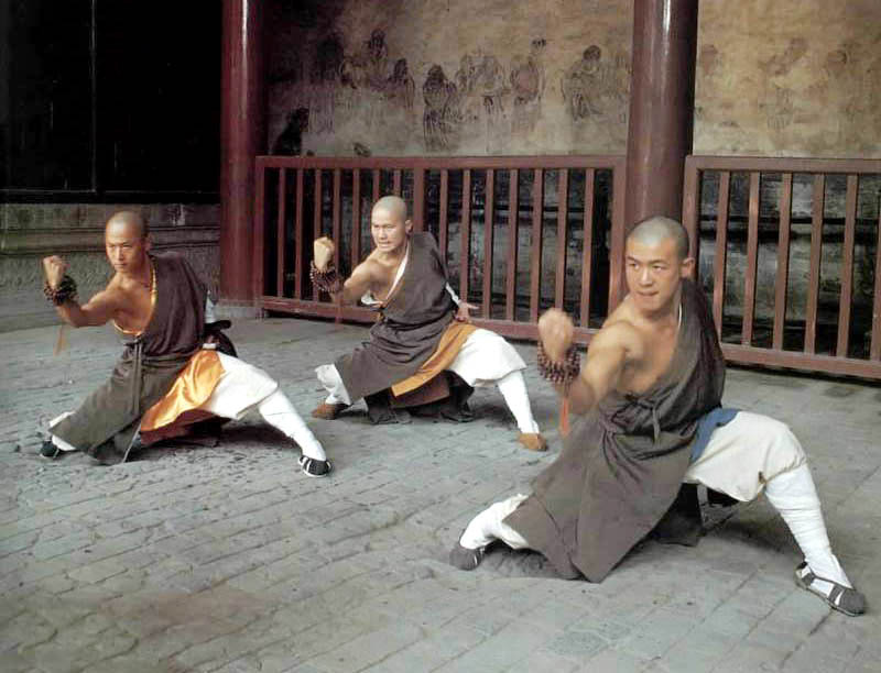 monks20in20oldhall2092k.jpg