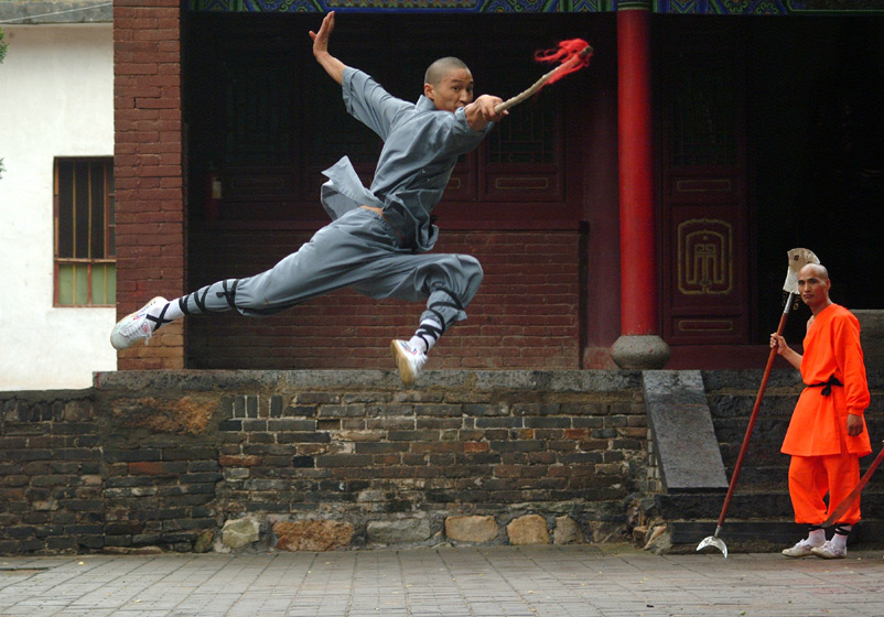 sl018_m1_longstick_jump_big.jpg